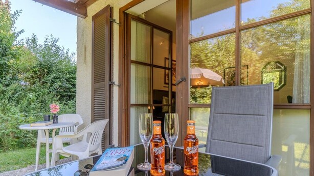Outdoor dining - Idyllic 1-bedroom apartment, sauna, national park, parking (Zwiesel)