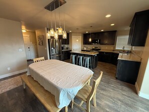 Private kitchen - Spacious Family Retreat with Room to Play in Eagle Mountain (Eagle Mountain)