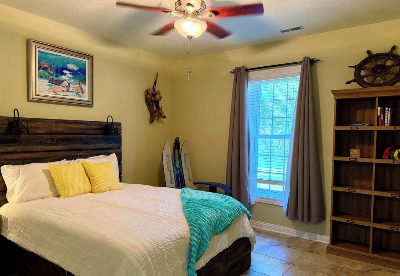 3 bedrooms, desk, travel crib, WiFi (free)