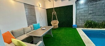 Casa Violeta: Great Weather and a Close-Knit Community!