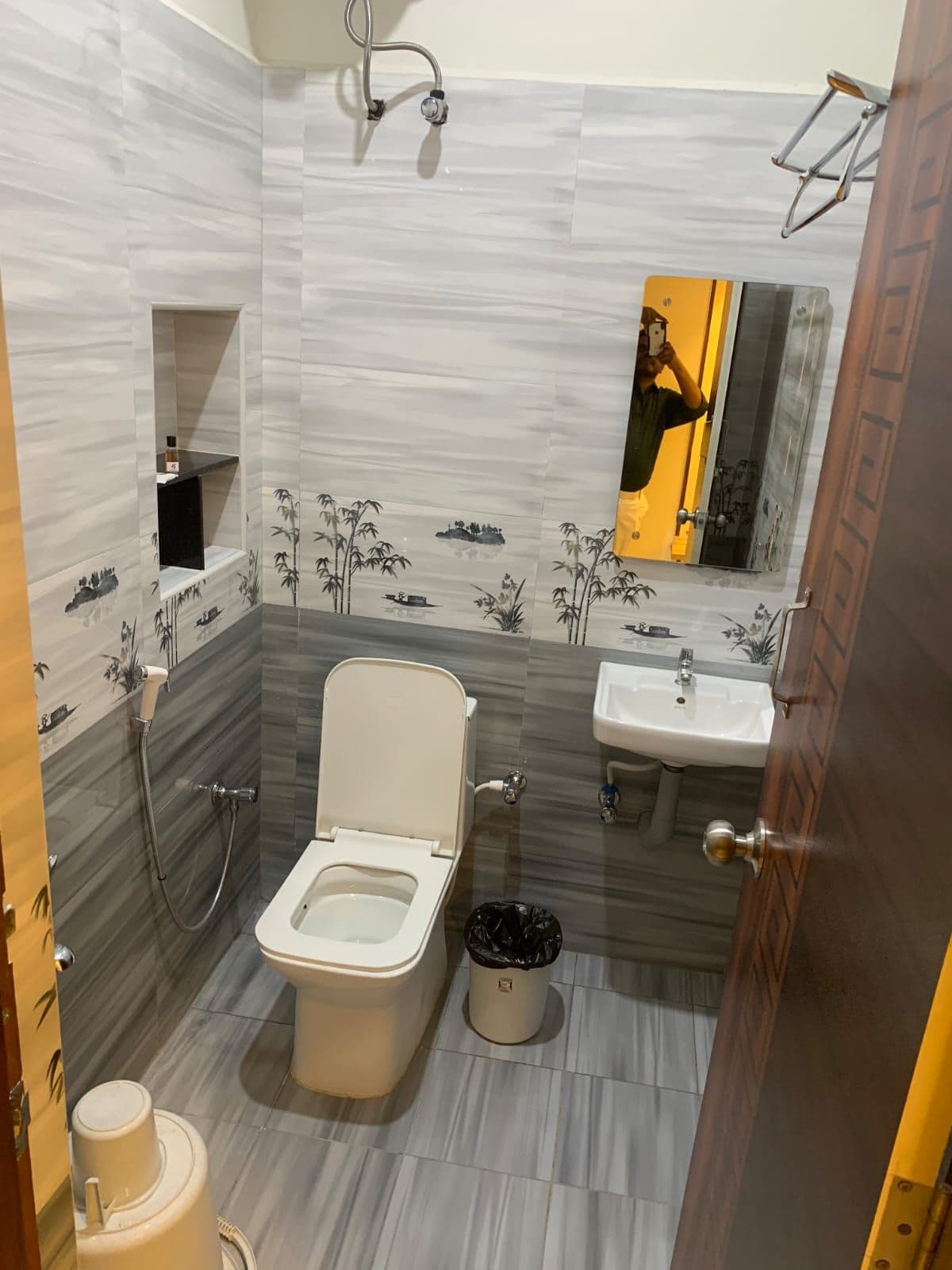 Shower, towels, soap