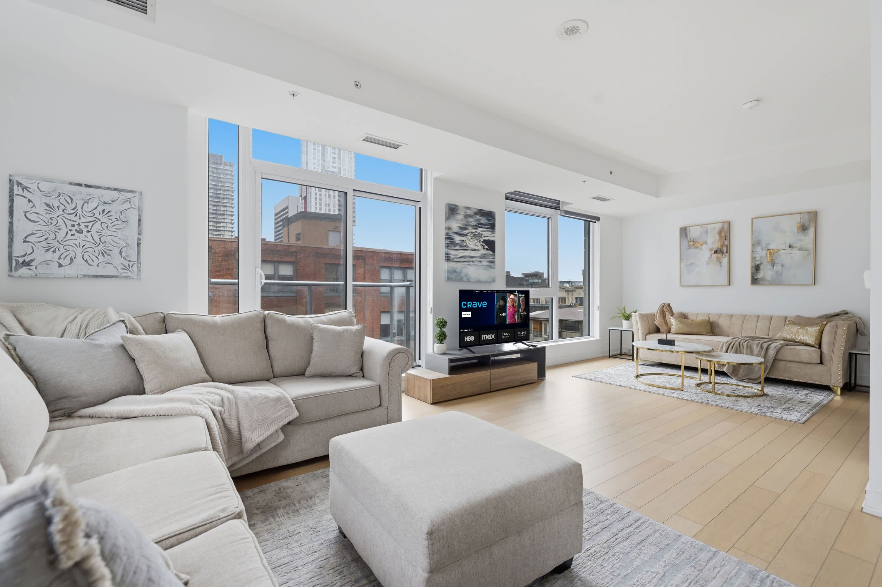 Breathtaking Cn Tower Views! 2br/2ba + Free Parking - Toronto