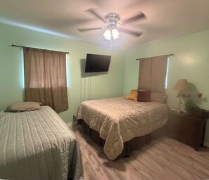 Room - Rivertown Bungalow (Blountstown)