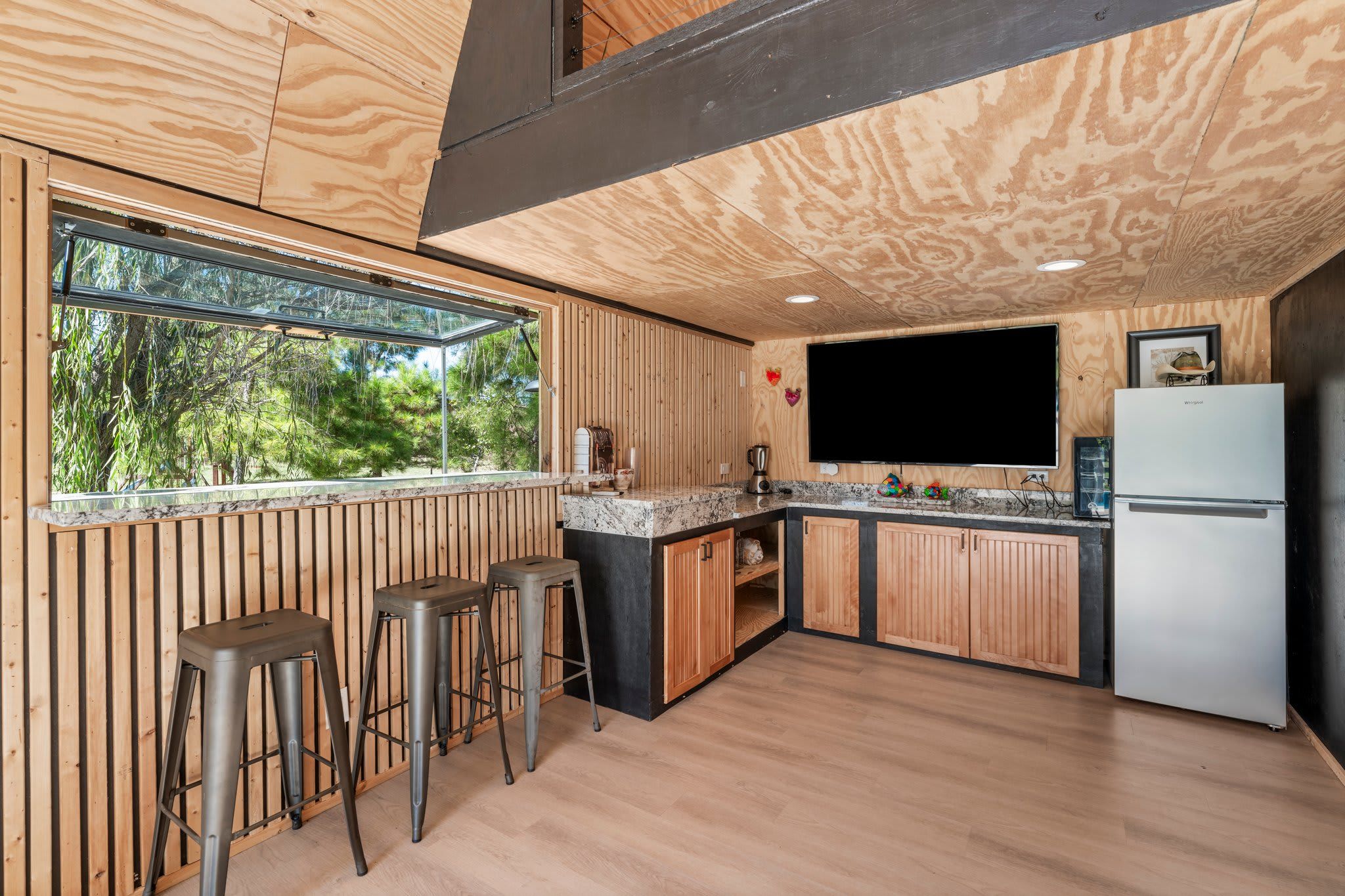 House, Multiple Beds, Pool Access, City View (222 Metzger Rd) | Private kitchen
