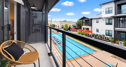 Luxury Condo With Pool-view Balcony
