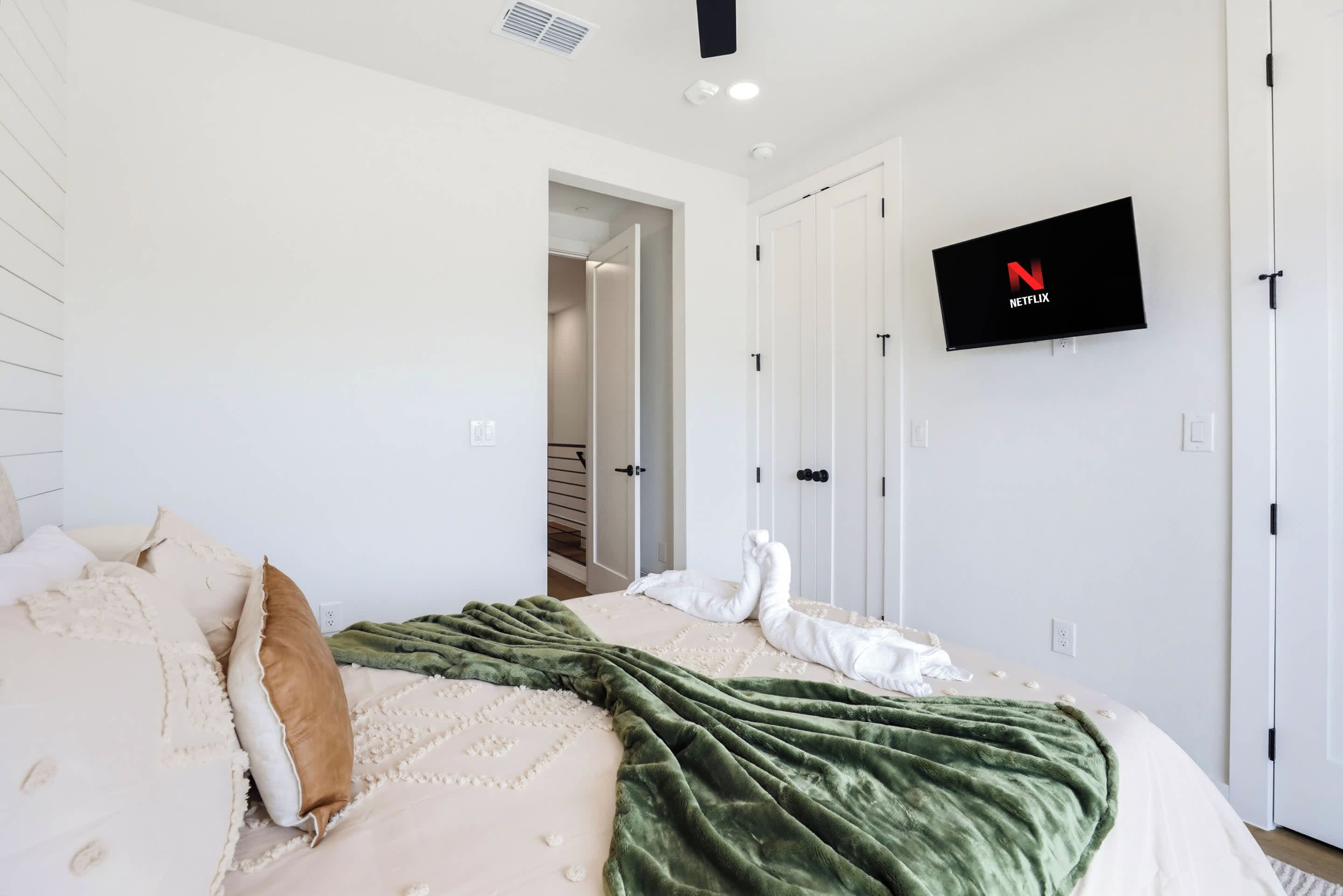 Condo, 1 Queen Bed, Balcony, City View (634 Cent pky - 1102) | 1 bedroom, individually decorated, individually furnished