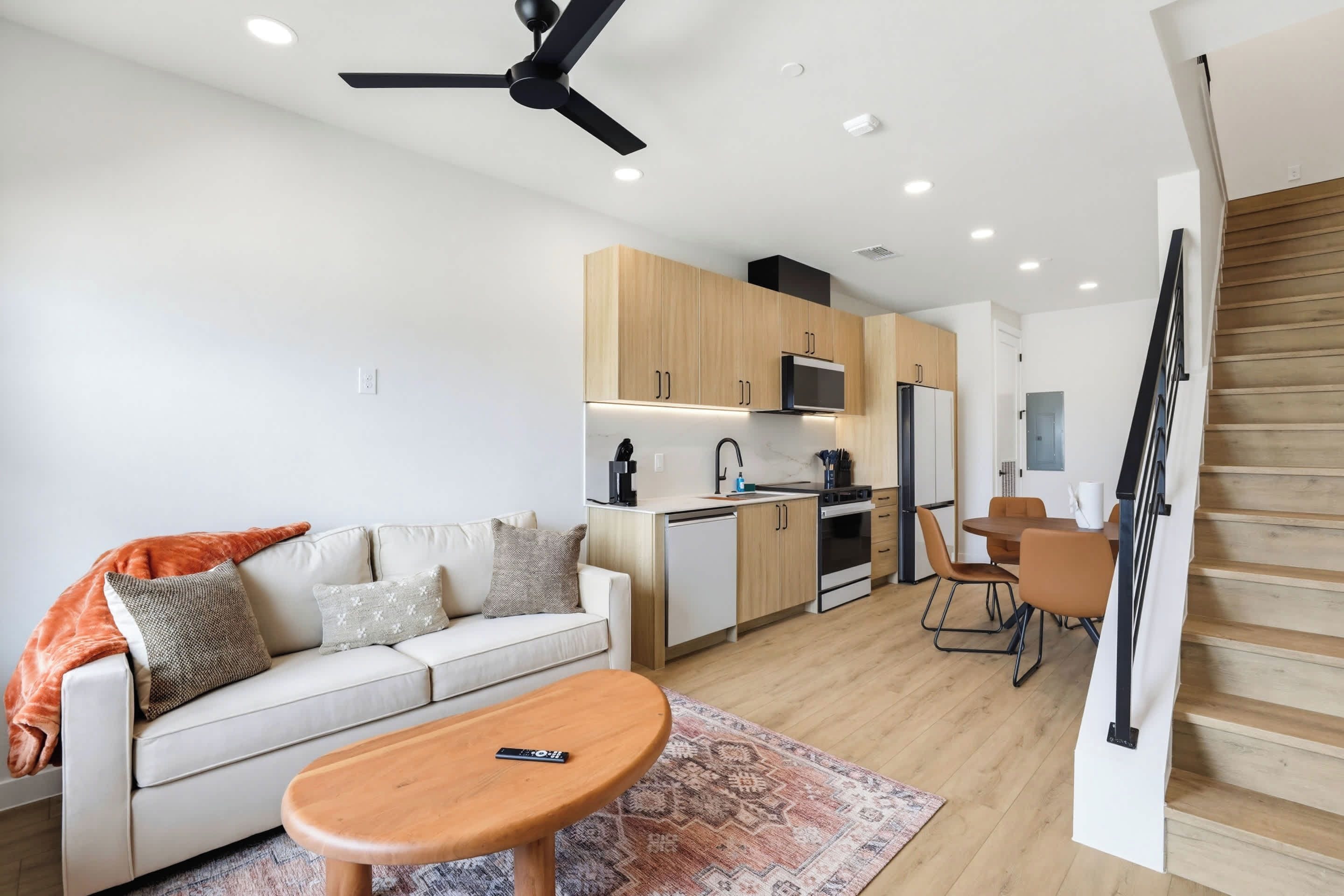 Appartement, 1 queensize bed, balkon, uitzicht op de stad (634 Cent pky - 1102) | Woonruimte