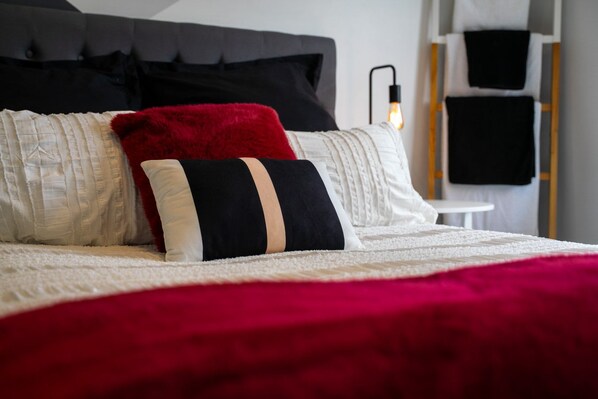 Unclassified image, 1 of 16, button - Central Otago Getaway | Modern 2-Bed (Cromwell)