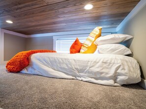 Room - The Tannehill - Citrus Loft Cabin - Grill - Pool - Hot Tub - Bar - Lake - Gym (Crystal River)