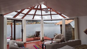 Laptop workspace - Titicaca Sariri lodge  (Puno)