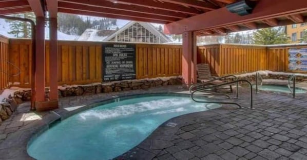 Unclassified image, 1 of 13, button - Well appointed Ski-in Ski out cozy 1-bedroom condo walking distance from slopes. (Olympic Valley)