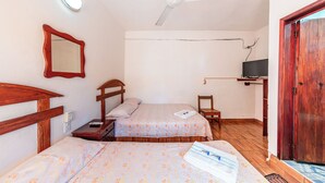 Familien-Doppelzimmer, Terrasse, Gartenblick