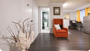 Interior - 2-bedroom house in Vancouver and close to UBC perfect for relaxing getaways (Vancouver)