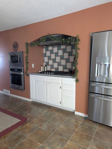Bed and Breakfast • King Bed + Game Room + Fire Pit