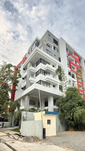 Exterior - Urban Oasis Ocean-View Studio with Balcony (Santo Domingo)