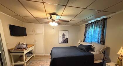 Fantastic 3-bedroom dog friendly retro farmhouse in charming Jonesville