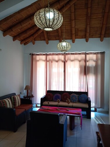 Valles de Olon - Ecuador Peaceful 3-bedroom house with AC charming Ruta del sol