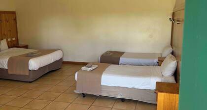 Lzay river motor inn