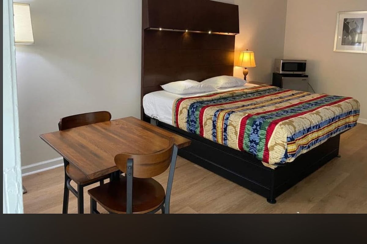 Einzelzimmer, 1 King-Bett | Kostenloses WLAN