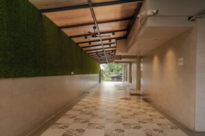 Interior entrance - The Bay Suites - Residency (New Town)