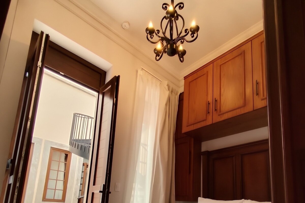 Standard Room, 1 Double Bed, Courtyard Area | In-room safe, WiFi (free), bed sheets