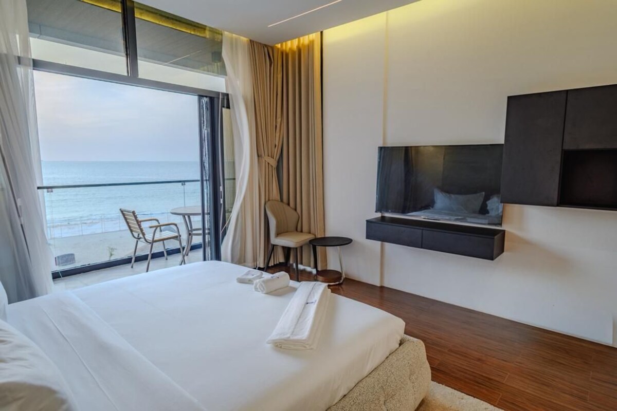 Suite exécutive, balcon, vue sur la mer | Coffre-fort, accès au Wi-Fi (inclus)