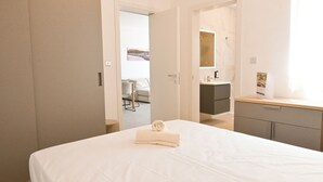 Room - Penthouse, Jacuzzi & Sea-View in Gozo 7A, Marsalforn Iz-Zebbug Gozo, Malta (Marsalforn Iz-Zebbug Gozo)