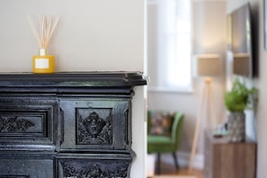 Lobby - Lock Keepers Cottage - Detached House in the City (Manchester)