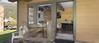 Boutique Golf Course Studio: Pool, Hot Tub