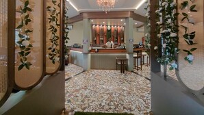 Bar (trong khuôn viên)