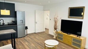 Room - 1-bed Apt Close to Town Centre Train Station (Northampton)