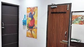 Imej tidak diklasifikasikan, 2 daripada 7, butang