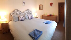 Room - Darwin Cottage Self Catering In Elgin (Elgin)