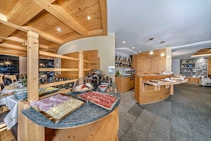 Unclassified image, 2 of 50, button - Hotel Chalet Dlaces (Selva di Val Gardena)