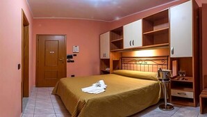 Ảnh chưa phân loại, 3 trong số 18 ảnh, nút