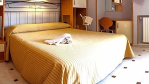 Ảnh chưa phân loại, 4 trong số 18 ảnh, nút