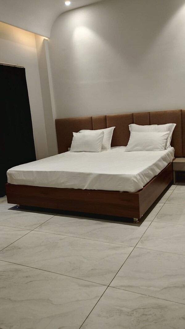 Hotel Manorama Inn - 자발푸르