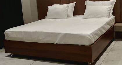 HOTEL MANORAMA INN