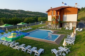 Unclassified image, 2 of 17, button - Alpine Garden Hotel (Simitli)