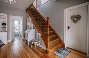 Lobby - Bay Tree Cottage (Hillsborough)