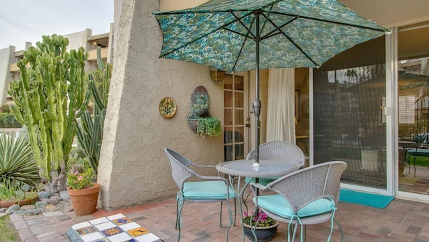 Terrace/patio - Charming 1 Bdrm Condo Steps To Old Town Scottsdale (Scottsdale)
