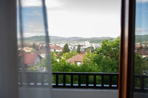 Unclassified image, 4 of 69, button - Hotel Panoramic (Ramnicu Valcea)