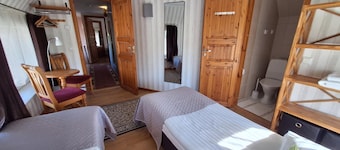 Kraavi Guest Hostel