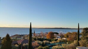 View from property - Hotel Du Lac (Moniga del Garda)