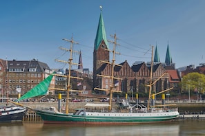 Unclassified image, 4 of 29, button - Alexander Von Humboldt Das Schiff (Bremen)