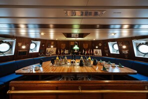Unclassified image, 5 of 29, button - Alexander Von Humboldt Das Schiff (Bremen)