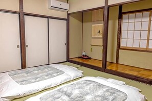 Unclassified image, 3 of 48, button - Lodge Amenouo (Myoko)