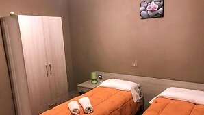 Unclassified image, 5 of 18, button - Hotel Centrale (Cortemaggiore)