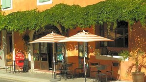 Unclassified image, 2 of 6, button - Hotel Des Sites (Salavas)