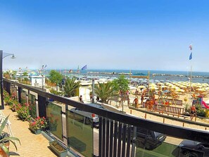 Unclassified image, 2 of 7, button - Hotel Continental (Bellaria-Igea Marina)